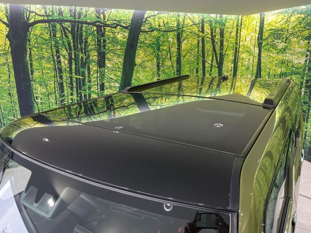【ガラスルーフ】ガラスルーフ搭載で車内の解放感が一気にアップ！開放的なドライブをお楽しみいただけます。