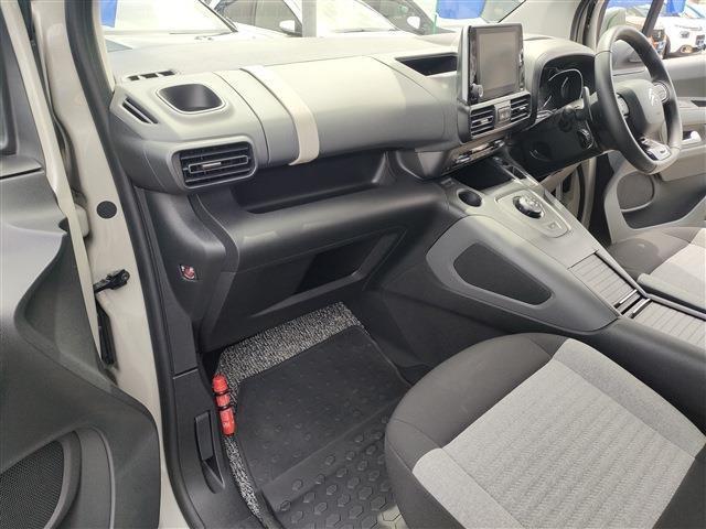 より詳細な車両画像をご希望の際は、お問合せに対する販売店からの回答にご返信頂くか、お問合せフォームのご質問・ご要望の欄にメールアドレスを直接ご入力頂ければ、車両画像を添付してご返信致します。