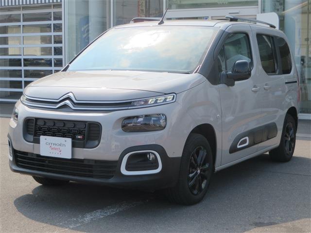 内装クリーニングも施しております。内装の綺麗なお車は気持ちが良くオススメさせていただく1つのポイントになっております。