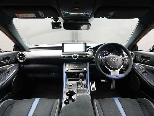 ★1オーナー＆禁煙車両★ブラックインテリア♪室内の匂いや汚れも御座いません♪今回のお車、状態の良さには、自信が御座います♪ご納車時には高温スチームを利用し、徹底的にクリーニング致します！