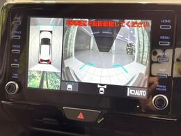 【パノラミックビューモニター】専用のカメラにより、上から見下ろしたような視点で360度クルマの周囲を確認することができます☆死角部分も確認しやすく、狭い場所での切り返しや駐車もスムーズに行えます。