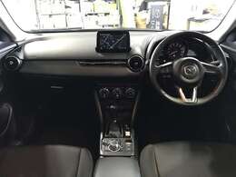 快適な室内空間が広がります。デザイン性と操作性を両立したインテリアでドライバーを飽きさせません☆