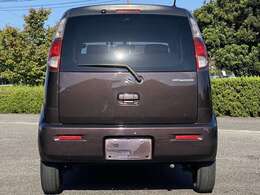 初めてお車に乗られる方、車の事が良くわからない方など納車時に丁寧にメンテナンス方法、注意点などをお伝えしております。給油口の開け方からチェックランプ、オイル交換の必要性！など何でもお伺い下さい！