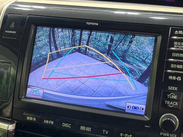 【バックカメラ】駐車時に後方がリアルタイム映像で確認できます。大型商業施設や立体駐車場での駐車時や、夜間のバック時に大活躍！運転スキルに関わらず、今や必須となった装備のひとつです！