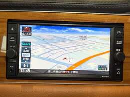 ベース車の純正ナビが装着されております。
