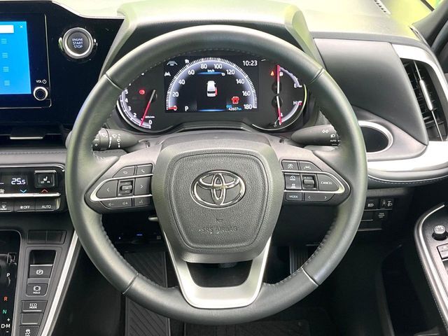 【ステアリングスイッチ】運転中、前方から目線をそらすことなく、オーディオ等の操作が可能な便利機能！安心＆快適なドライブを演出してくれます♪
