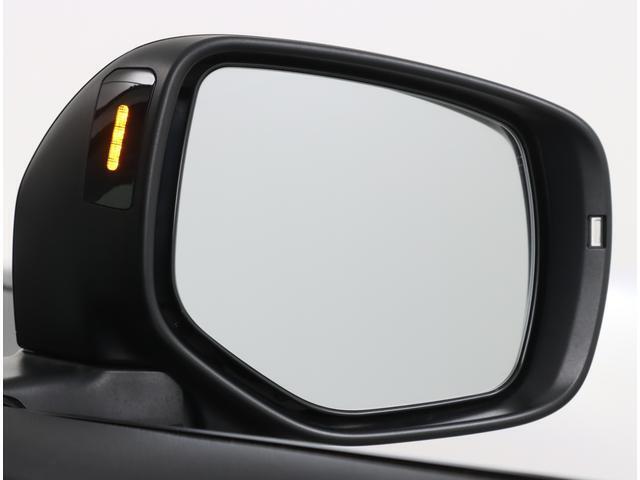 後側方から近づく車両を検知してお知らせしてくれるリヤビークルディテクションを装備！