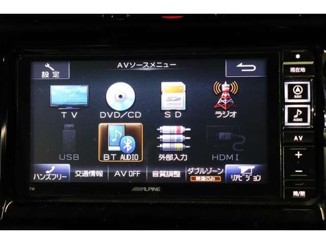CD・DVD・SDオーディオ・Bluetoothオーディオ再生可能。フルセグTV視聴可能。