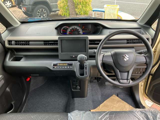 もっともっとたくさんの方にスズキ車を知ってもらうため、常に多くの試乗車、良質な中古車を展示しております。