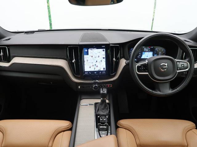 XC60T5　AWD　インスクリプションが入庫しました！！harman/kardonオーディオやシートベンチレーションなどの快適装備満載です！また安全機能も備わったお車でドライブが楽しめます！