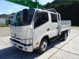 AMFMラジオ ※AUX・USB端子、Bluetooth機能付　集中ドアロック　電動格納ミラー　パワーウインドウ(前席・後席)　マニュアルエアコン