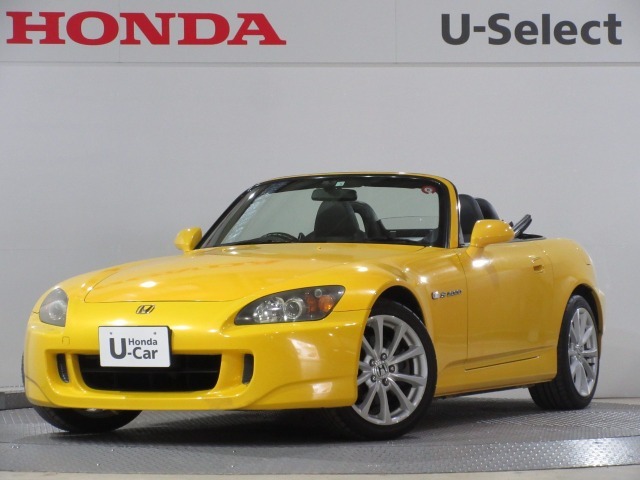 S2000は新骨格オープンボディ構造技術による「ハイXボーンフレーム構造」を採用。オープンボディであるがクローズドボディ同等の重量効率で同等以上の剛性と衝突安全性が得ることに成功しました。