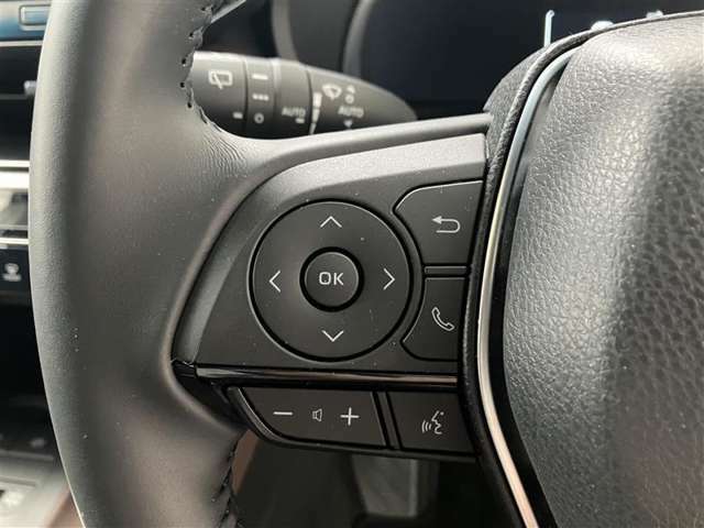 ブルートゥースに接続すれば、スマホに入れている音楽が聞けたり運転中に電話がかかってきてしまった場合もハンドルから電話を取ることができます♪とても便利な機能です。