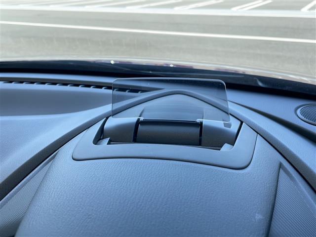 【ルーフ】大きなへこみや色褪せもなくきれいな状態です！ひょう害車は販売いたしませんのでご安心ください。◆乗って触って体感してみてください！！当社車両は試乗可能です！お気軽にスタッフまでご相談ください！