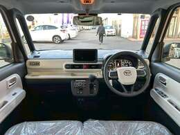 雨が降ってもゆったりと車選びができる屋根付展示場完備！じっくりご覧になれます☆