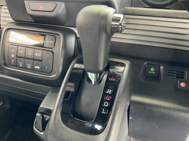 シンプルで使いやすいシフトノブ