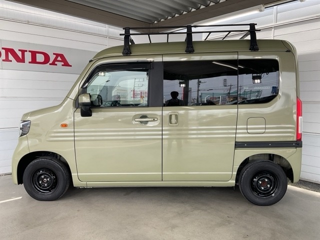 大きく開くスライドドアなので、荷物の出し入れやお年寄りの方や小さなお子様の乗り降りもラクラク！