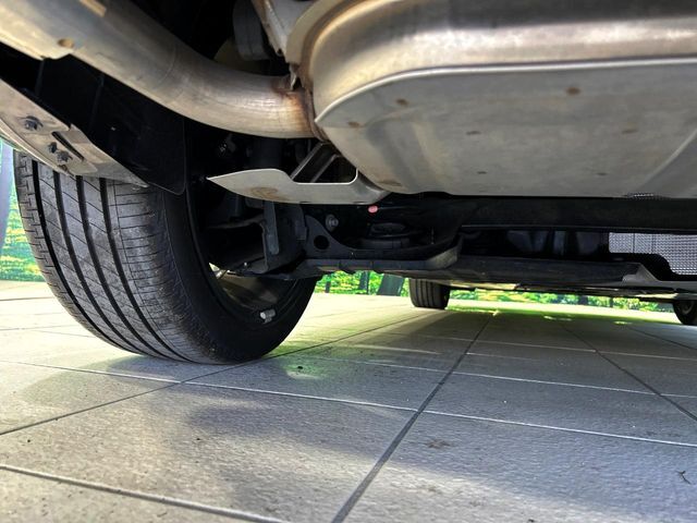 お車を安心してお乗りいただく為には、足回りの定期点検が欠かせません。サービスサポート（有償保証）では無料点検もご提供しており、安心のカーライフをお過ごしいただけるサポート体制が整っています。