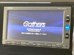 【純正ナビ】人気の純正ナビを装備。オーディオ機能も充実しており、Bluetooth接続すればお持ちのスマホやMP3プレイヤーの音楽を再生可能！毎日の運転がさらに楽しくなります！！