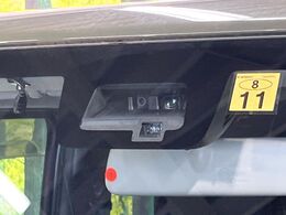 【スズキ　セーフティサポート】走行中に前方の車両等を認識し、衝突しそうな時は警報とブレーキで衝突回避と被害軽減をアシスト。より安全にドライブをお楽しみいただけます。