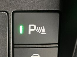 【コーナーセンサー】バンパーに付いたセンサーが障害物を検知！一定の距離に近づくとアラートで教えてくれます♪狭い駐車スペースや車庫入れ時も安心ですね☆