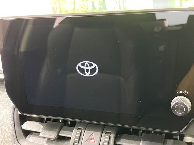 【ワイドナビ】高級感とインパクトのある大型ワイドナビを装備。各種オーディオ操作はもちろん、横長ワイド画面でのマップ2分割表示など、利便性も高いナビです♪