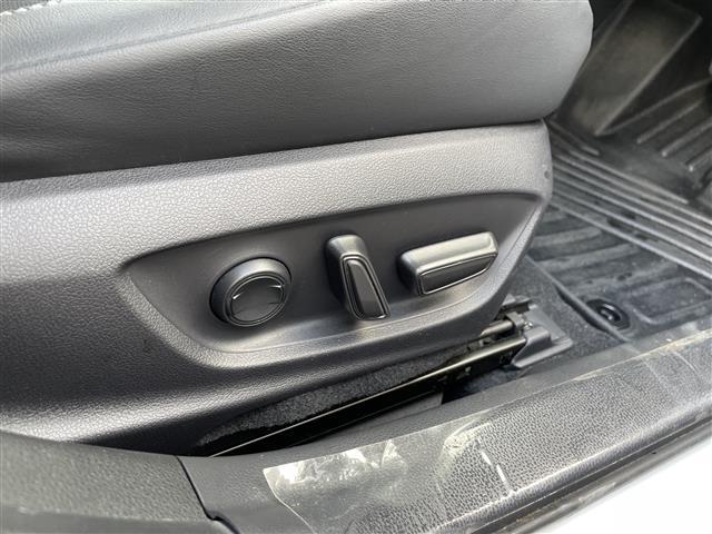 基本プラン気になる車はすぐにお問い合わせください！画面右側の0078から始まる無料ダイヤルからお問い合わせ下さい！専門スタッフがお車のご質問にお答えいたします！
