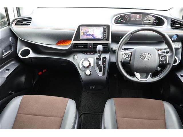 前席全体　目線も高く広い視界で安心して運転することができますね！