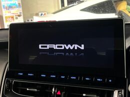 【12.3インチワイドナビ】高級感とインパクトのある大型ワイドナビを装備。各種オーディオ操作はもちろん、横長ワイド画面でのマップ2分割表示など、利便性も高いナビです♪