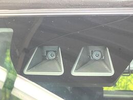 【スマートアシスト】走行中に前方の車両等を認識し、衝突しそうな時は警報とブレーキで衝突回避と被害軽減をアシスト。より安全にドライブをお楽しみいただけます。