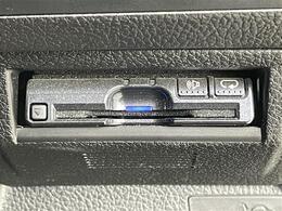 【ETC】有料道路を利用する際に料金所で停止することなく通過できる、ETC車載器（ノンストップ自動料金収受システム機器）が装備されています。セットアップを行うことで利用可能になります。