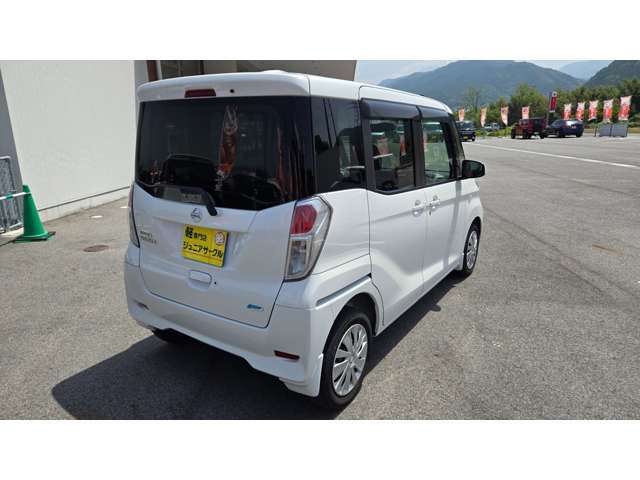 ＜中古自動車販売士在籍店＞～今日もあなたがハッピーだとうれしい～車買うなら、100万ドルにご相談ください。安心と信頼に応えるプロフェッショナル在籍店です