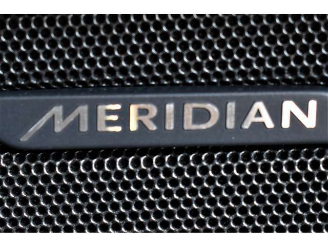 MERIDIANのカーオーディオの真髄は、サウンドステージの調整にあります。高度な音響技術、入念に考えられたスピーカー配置との相乗効果で、音楽の深み、鮮明さ、リアルさを追求しています