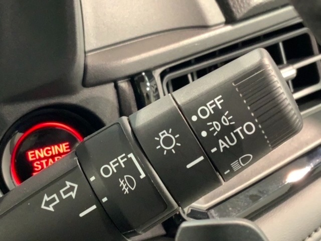 便利なオートライト付です。