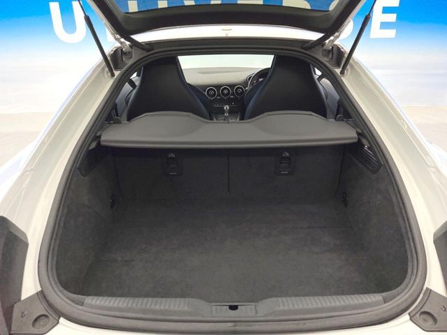 ●トランクルーム：趣味が広がる収容スペース！これだけの広さがあればお買い物やレジャーなどにも最適です！使用感も少なくきれいな状態を維持しております。