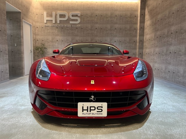 F12 ベルリネッタ ロッソムジェロ 非常にお洒落な1台でございます！