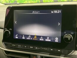 【純正ナビ】人気の純正ナビを装備。オーディオ機能も充実しており、Bluetooth接続すればお持ちのスマホやMP3プレイヤーの音楽を再生可能！毎日の運転がさらに楽しくなります！！