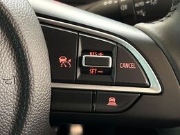 【アダプティブクルーズコントロール】高速道路での長距離走行が楽に！！自動で速度を保つクルーズコントロールが、衝突軽減システムと連携し、前方の車両を感知して車間を保つように速度調節してくれます！！
