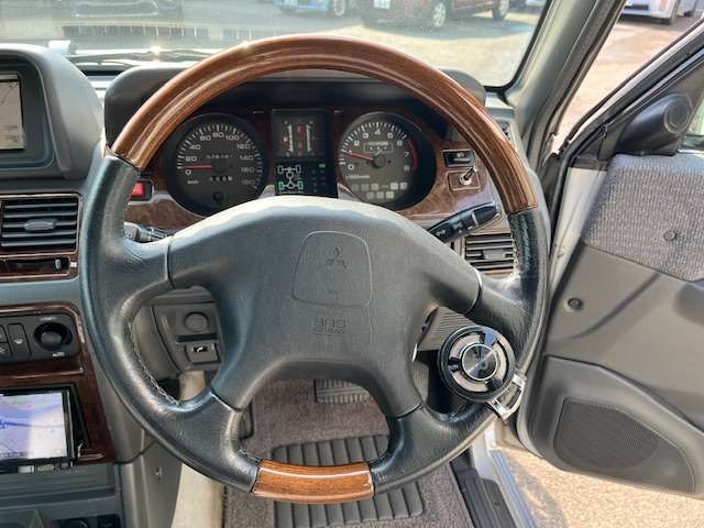 三菱 パジェロ 3.5 ミッドルーフワイド エクシード 4WD 1998年
