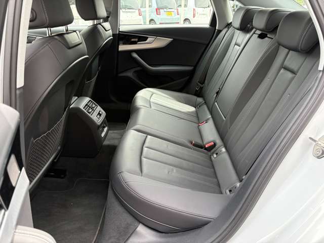 当店はこちらのお車以外にも多数の展示がございます。その他にもまだWebに掲載されていないお車や、これから入って来るお車などたくさんの情報をご提供できます。