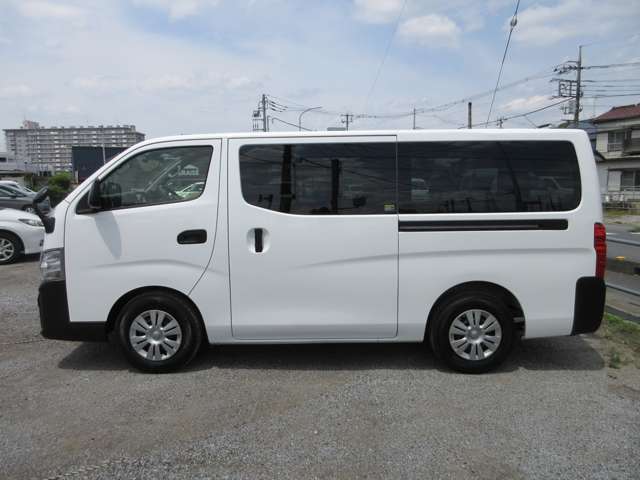 前後センサー・スライド窓・プライバシーガラス！メモリーナビ（BT）・バックカメラ・ETC・全方位運転支援システム・横滑り防止！リアシートベルト！搭載エンジンはタイミングチェーン式で交換不要！