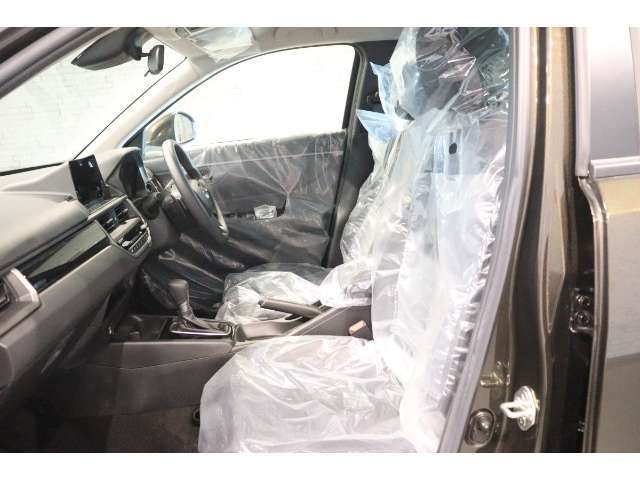 体格に合わせてシートの位置をきめ細かく調節できるので、いつでも最適な運転姿勢をキープ。操作も軽く、ラクラクです