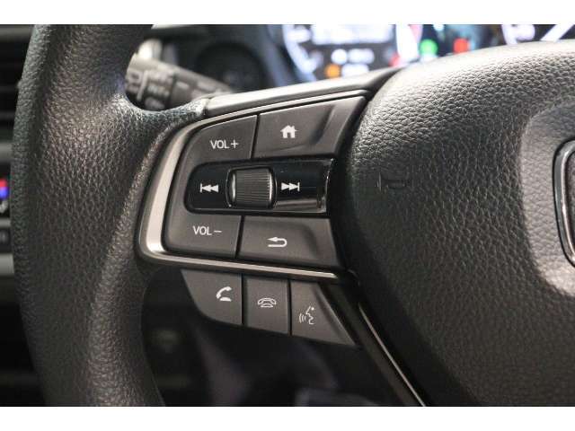 運転しながら操作が出来る画期的装備！これ便利です