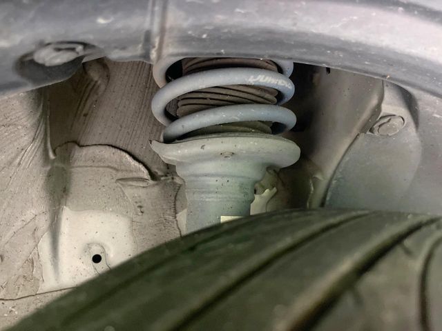 お車を安心してお乗りいただく為には、足回りの定期点検が欠かせません。サービスサポート（有償保証）では無料点検もご提供しており、安心のカーライフをお過ごしいただけるサポート体制が整っています。