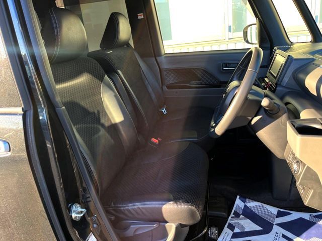 【シートヒーター】寒い日に重宝するシートヒーター！エアコンより早く温まってくれるので寒がりの人も安心ですね♪エアコンの温風は乾燥するから苦手、という方にもをおすすめです。