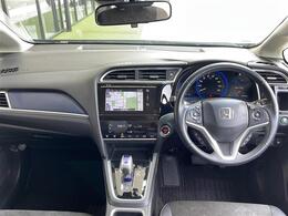 【インパネ全体】全方位で視界が広く、高い目線で運転もしやすいです！◆乗って触って体感してみてください！！当社車両は試乗可能です！お気軽にスタッフまでご相談ください！