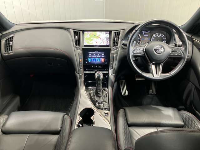 運転席からの視界が左右に広く隅々まではっきりと見渡せます。車の前端も把握しやすく安心して運転できます！