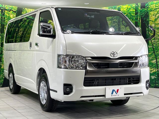 高透明度のガラス皮膜で撥水はもちろん、上質なツヤ・光沢を実現。紫外線や酸性雨から大切な愛車を保護し、色あせ・劣化を防止。「弾スプラッシュコート」、「弾プリミッサコート」からお選びいただけます。