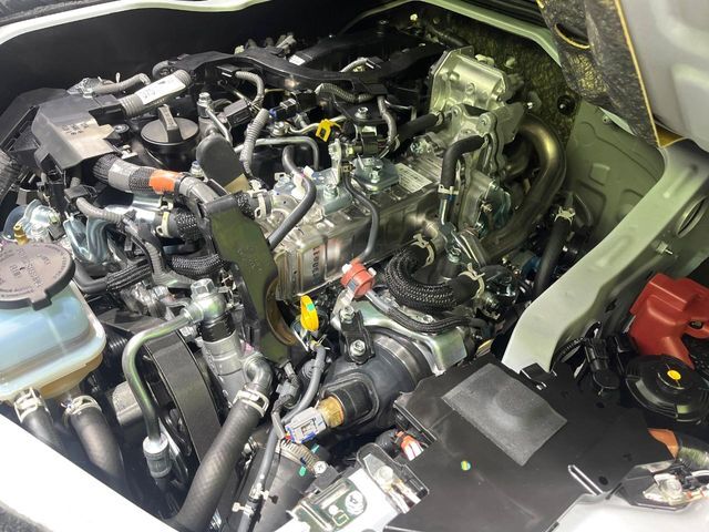 親切・丁寧な専門メカニックスタッフが応対！・車検・点検整備・事故等の修理などアフターサービスも安心。お車のカスタマイズもネクステージのサービススタッフまでご相談ください！