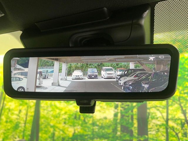 【デジタルインナーミラー】後席の大きな荷物や同乗者で後方が確認しづらい時でも安心！カメラが撮影した車両後方の映像をルームミラー内に表示。クリアな視界で状況の確認が可能です！